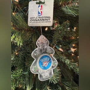 NWT NBA Oklahoma City Thunder acrylic Christmas tree ornament.